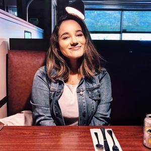 Meet your Posher, Kayla